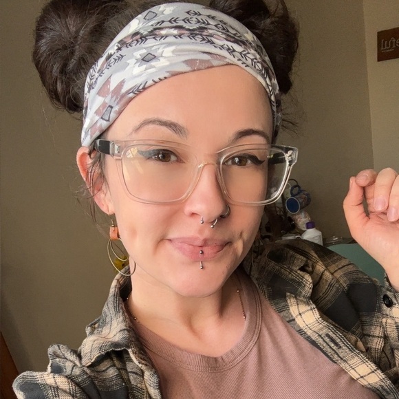 Meet your Posher, Katie - Picture 1 of 1